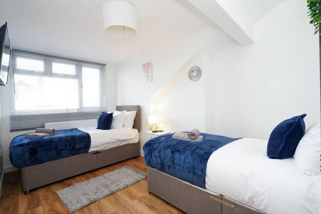 3 Bedroom Home With Free Parking Leeds  Esterno foto