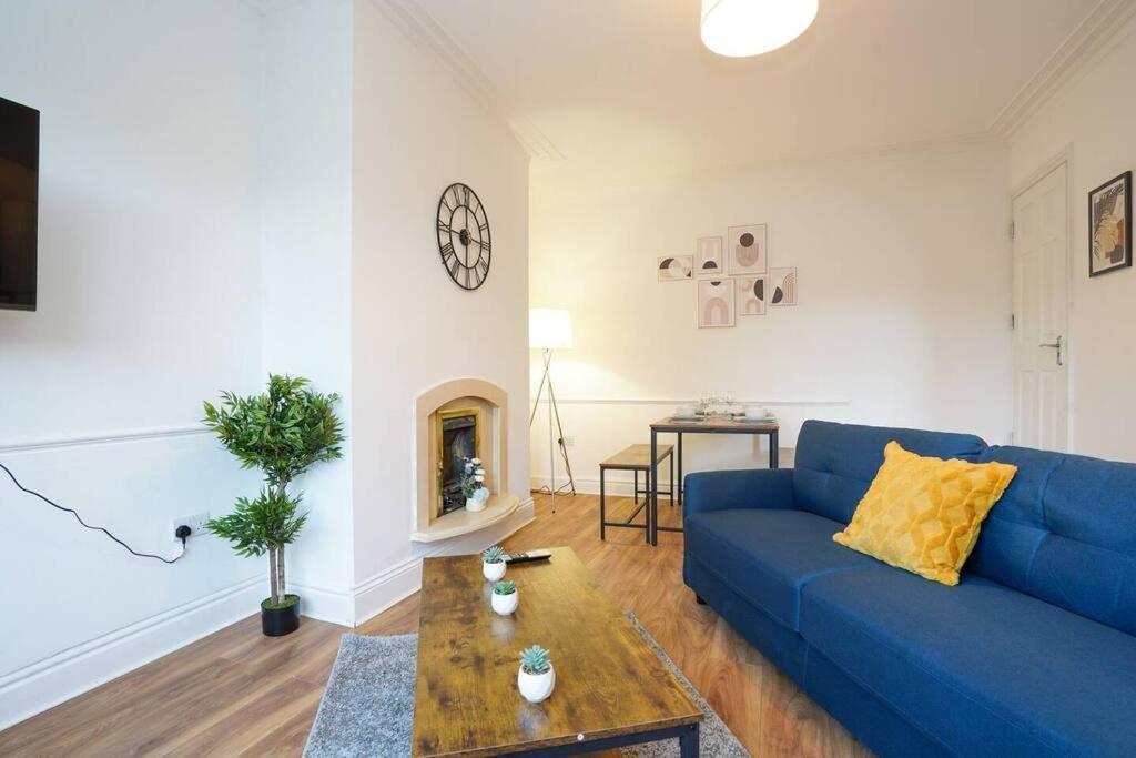 3 Bedroom Home With Free Parking Leeds  Esterno foto