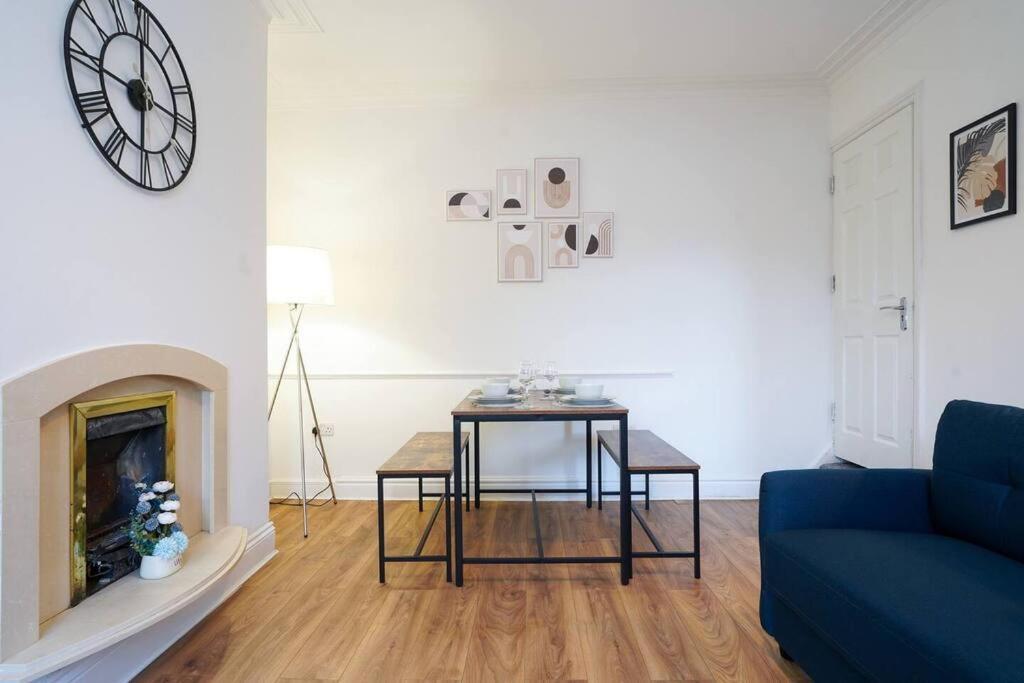 3 Bedroom Home With Free Parking Leeds  Esterno foto