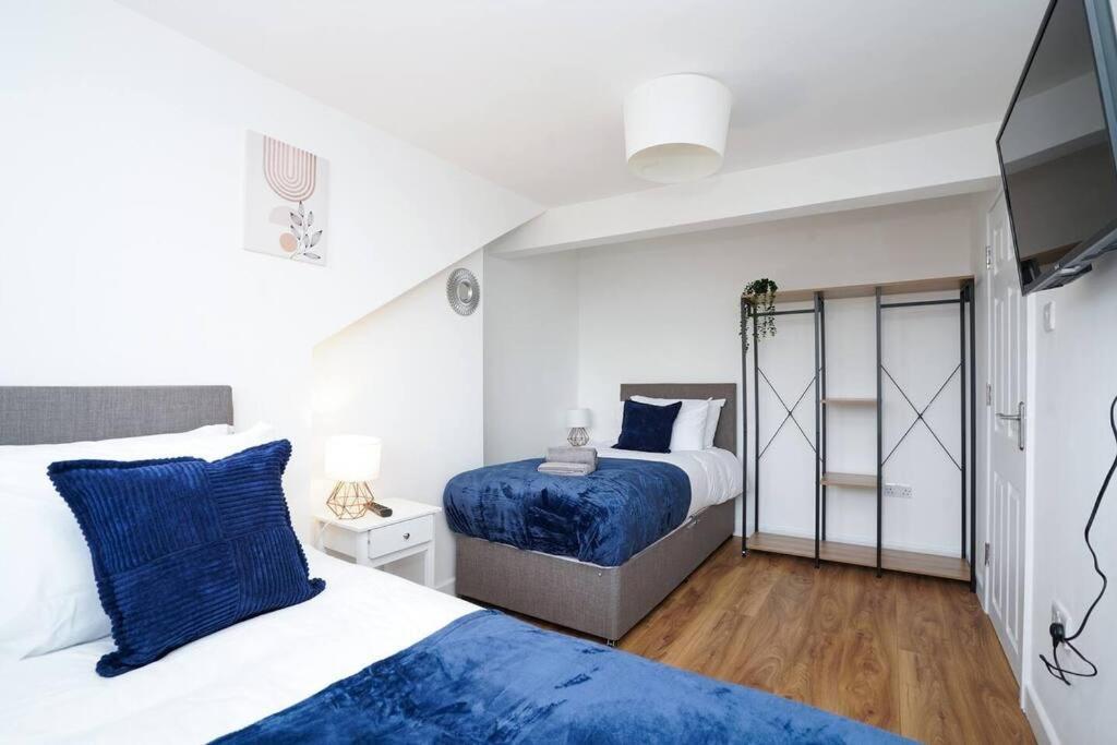 3 Bedroom Home With Free Parking Leeds  Esterno foto